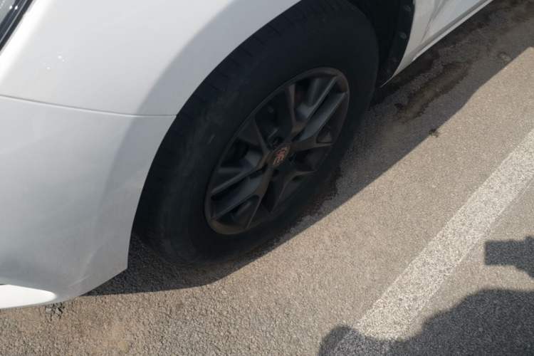 Used BYD Song 2019 1.5TI Automatic Smart Connect Dynamic Model Left Front Wheel Hub
