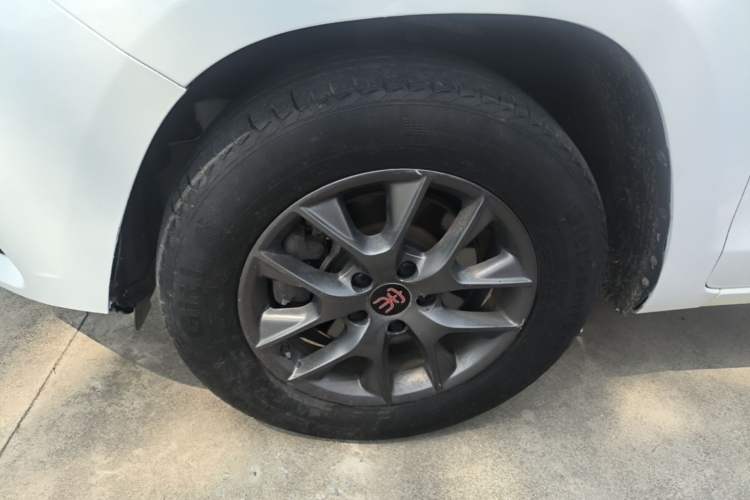Used BYD Song 2019 1.5TI Automatic Smart Connect Dynamic Model Left Front Wheel Hub
