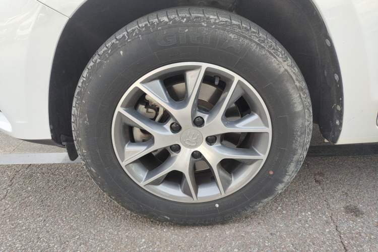 Used BYD Song 2019 1.5TI Manual Smart Connect Enhanced Model Left Front Wheel Hub