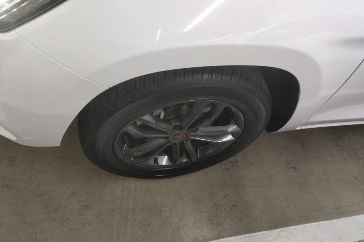 Used BYD Song 2019 1.5TI Automatic Smart Connect Dynamic Model Left Front Wheel Hub