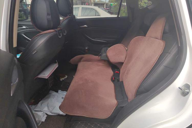 Used BYD Song 2019 1.5TI Automatic Smart Connect Luxurious Edition Left Rear Seat