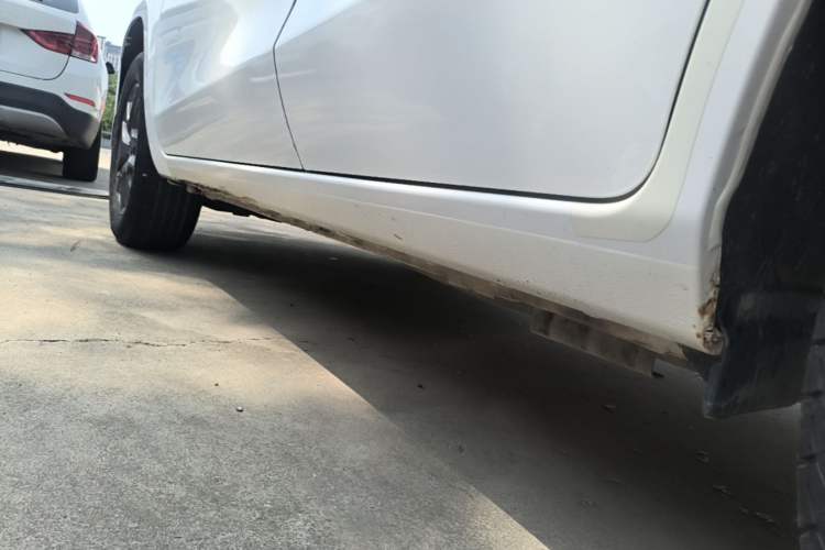 Used BYD Song 2019 1.5TI Automatic Smart Connect Dynamic Model Left Side Sill