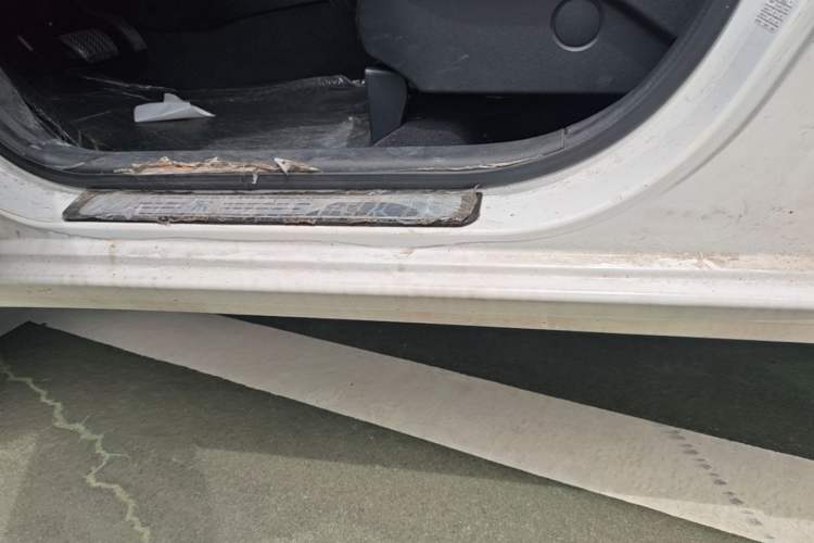 Used BYD Song 2019 1.5TI Automatic Smart Connect Luxe Version Left Side Sill