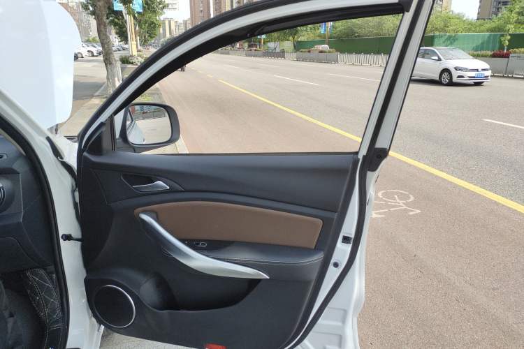 Used BYD Song 2019 1.5TI Manual Smart Connect Enhanced Model Right Front Door Interior