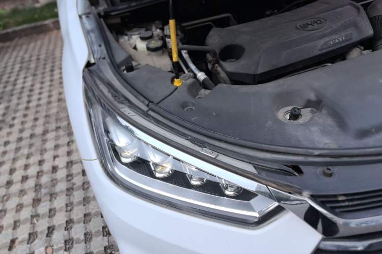 Used BYD Song 2019 1.5TI Automatic Smart Connect Dynamic Model Right Front Headlight