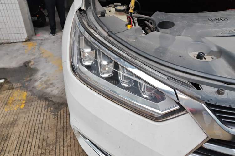 Used BYD Song 2019 1.5TI Manual Smart Connect Enhanced Model Right Front Headlight