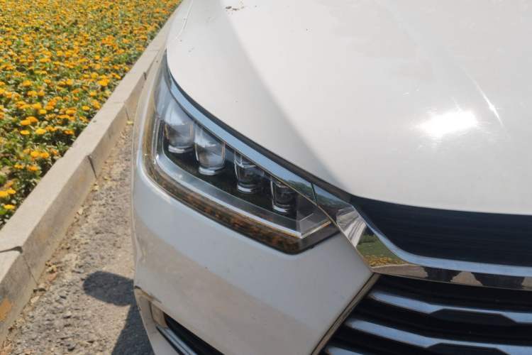 Used BYD Song 2019 1.5TI Automatic Smart Connect Dynamic Model Right Front Headlight