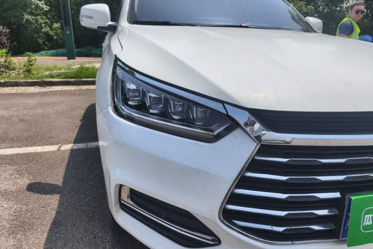 Used BYD Song 2019 1.5TI Manual Smart Connect Enhanced Model Right Front Headlight