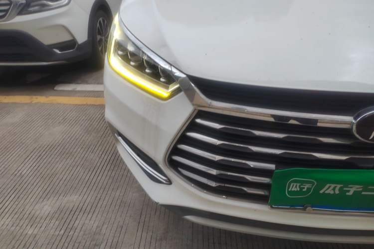 Used BYD Song 2019 1.5TI Automatic Smart Connect Dynamic Model Right Front Headlight