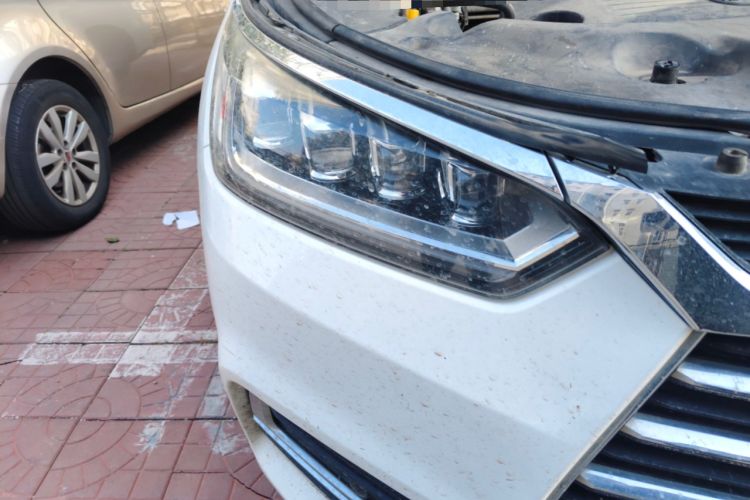 Used BYD Song 2019 1.5TI Automatic Smart Connect Luxe Version Right Front Headlight