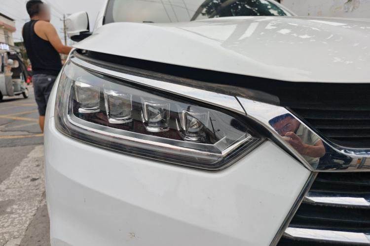 Used BYD Song 2019 1.5TI Automatic Smart Connect Dynamic Model Right Front Headlight