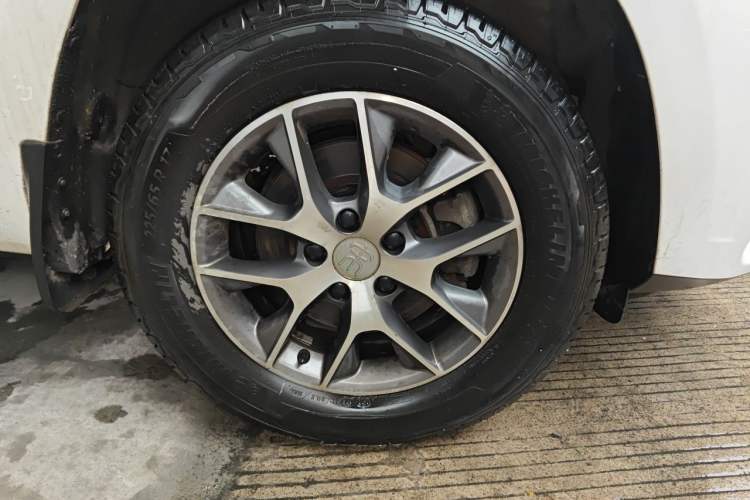 Used BYD Song 2019 1.5TI Manual Smart Connect Enhanced Model Right Front Wheel Hub