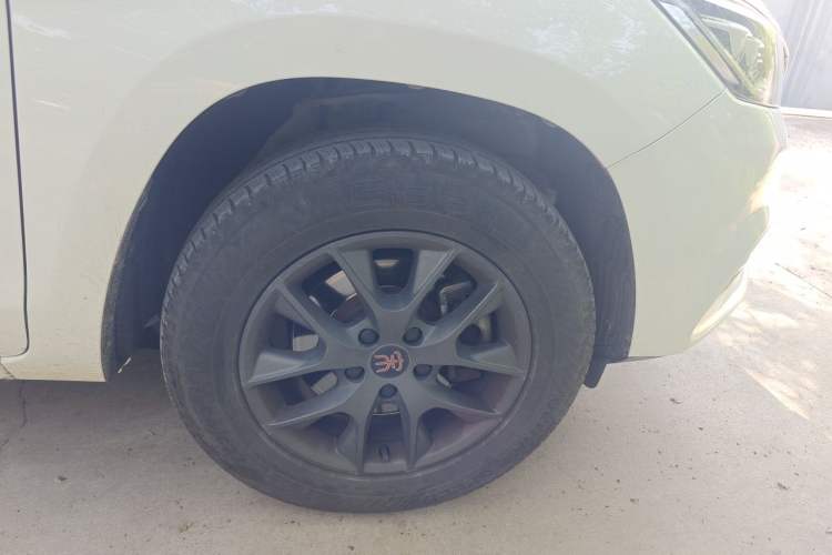 Used BYD Song 2019 1.5TI Automatic Smart Connect Dynamic Model Right Front Wheel Hub