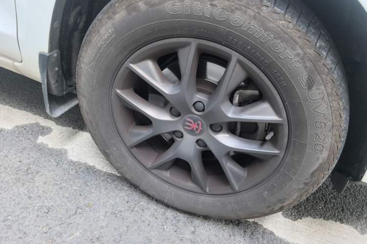 Used BYD Song 2019 1.5TI Automatic Smart Connect Luxurious Edition Right Front Wheel Hub