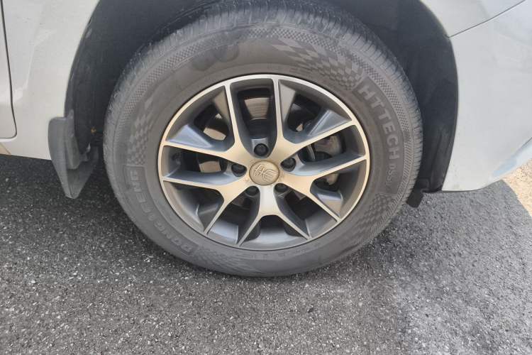 Used BYD Song 2019 1.5TI Manual Smart Connect Enhanced Model Right Front Wheel Hub