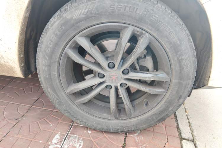 Used BYD Song 2019 1.5TI Automatic Smart Connect Luxe Version Right Front Wheel Hub