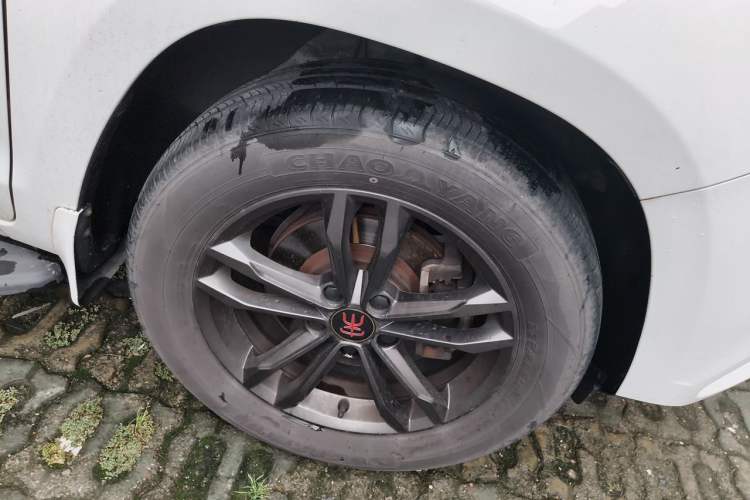 Used BYD Song 2019 1.5TI Automatic Smart Connect Luxe Version Right Front Wheel Hub