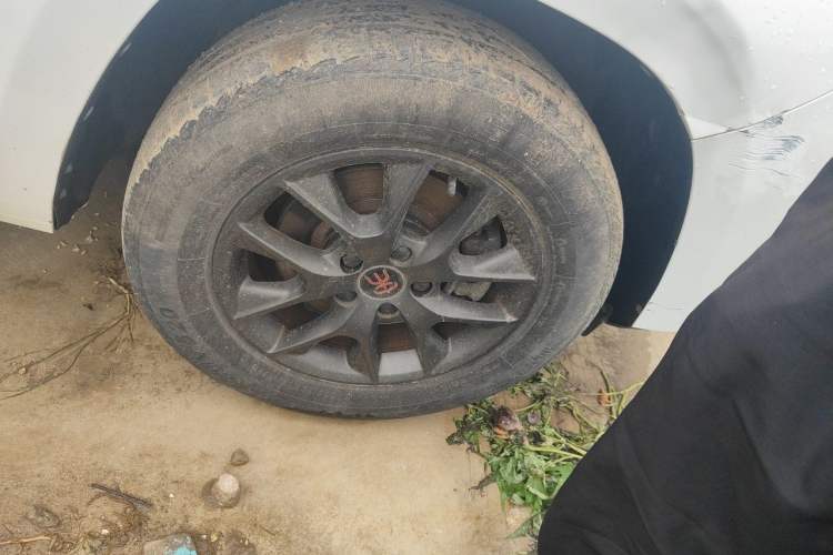 Used BYD Song 2019 1.5TI Automatic Smart Connect Dynamic Model Right Front Wheel Hub