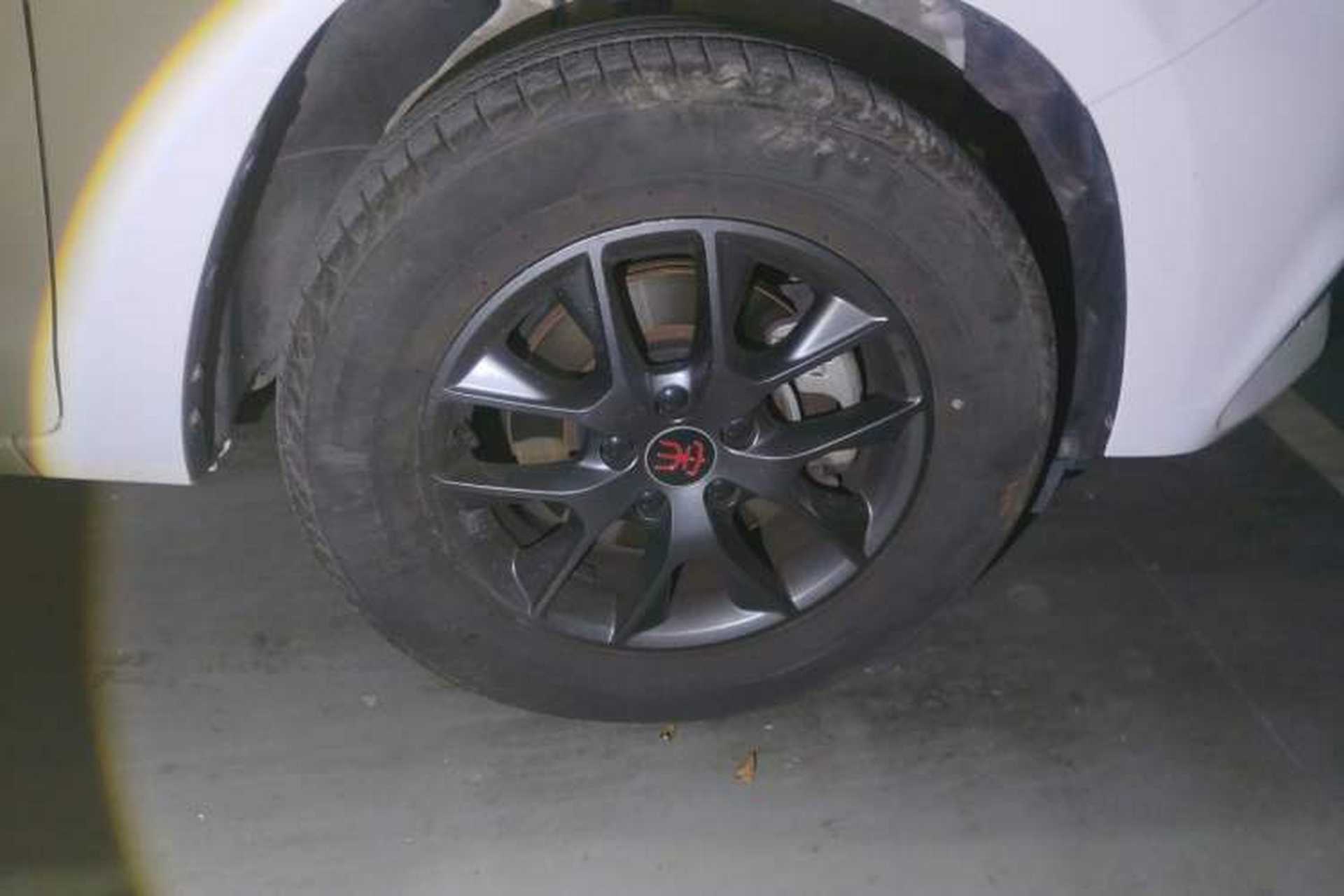 Used BYD Song 2019 1.5TI Automatic Smart Connect Enhanced Version Right Front Wheel Hub