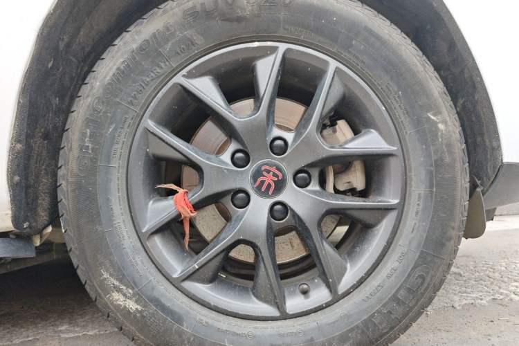 Used BYD Song 2019 1.5TI Automatic Smart Connect Dynamic Model Right Front Wheel Hub