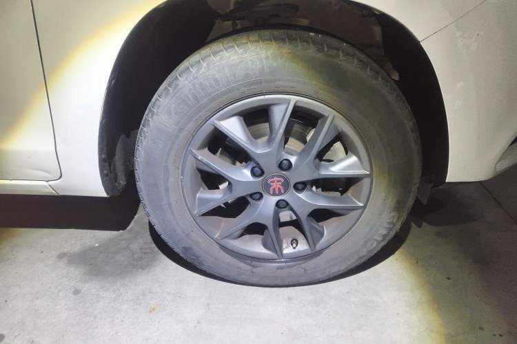 Used BYD Song 2019 1.5TI Automatic Smart Connect Dynamic Model Right Front Wheel Hub