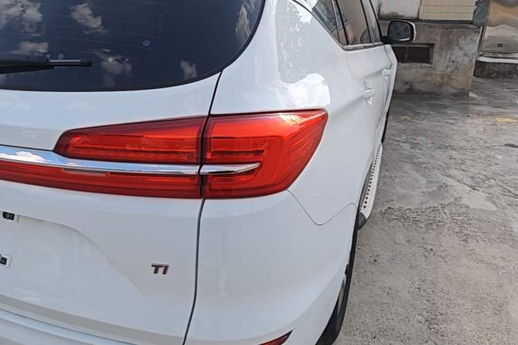 Used BYD Song 2019 1.5TI Manual Smart Connect Enhanced Model Right Rear Taillight