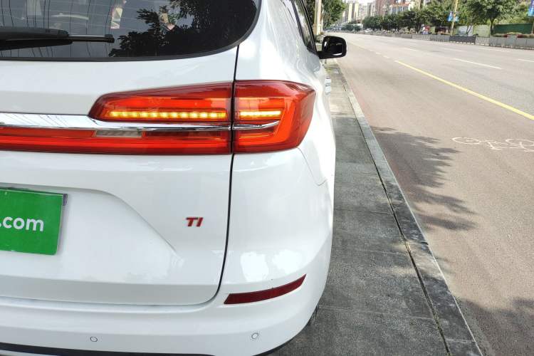 Used BYD Song 2019 1.5TI Manual Smart Connect Enhanced Model Right Rear Taillight