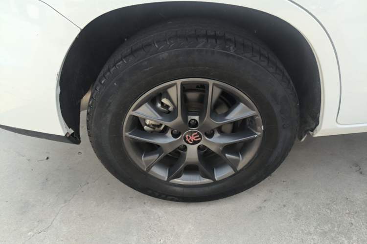 Used BYD Song 2019 1.5TI Automatic Smart Connect Dynamic Model Right Rear Wheel Hub