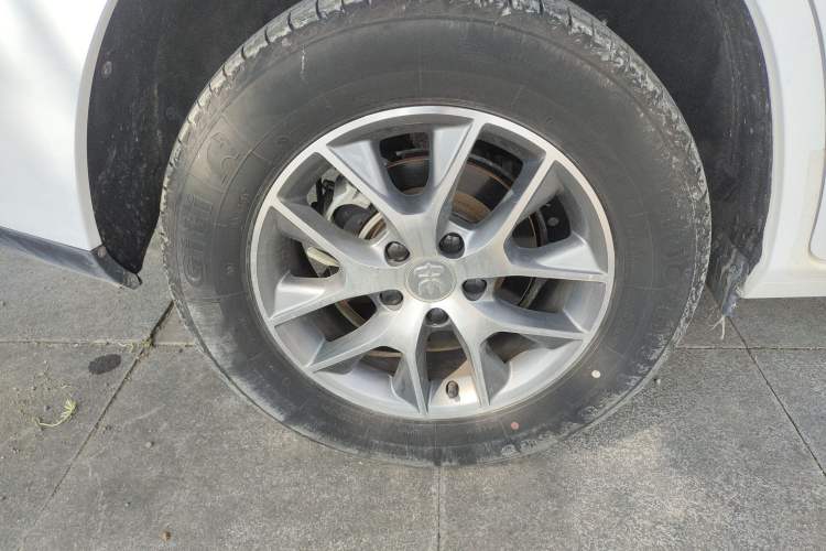 Used BYD Song 2019 1.5TI Manual Smart Connect Enhanced Model Right Rear Wheel Hub