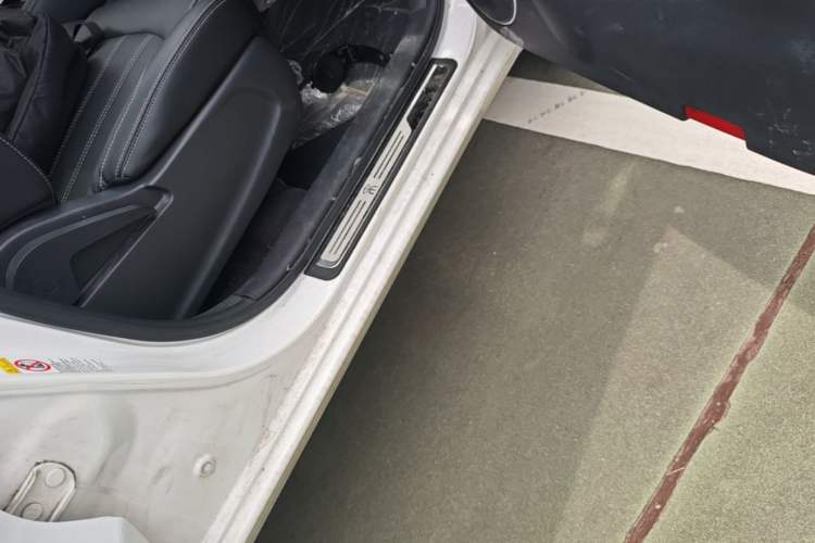 Used BYD Song 2019 1.5TI Automatic Smart Connect Luxe Version Right Side Sill