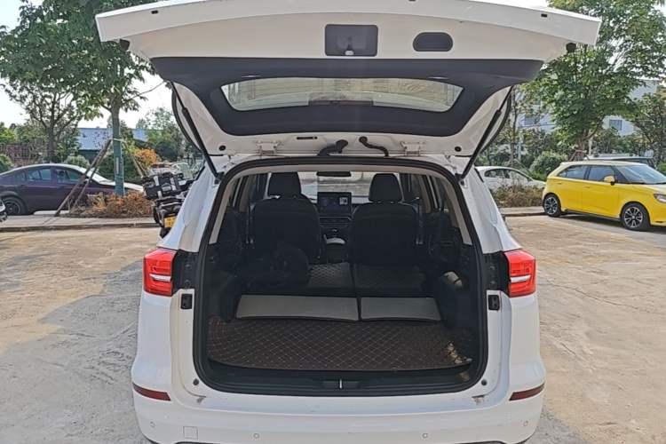 Used BYD Song 2019 1.5TI Manual Smart Connect Enhanced Model Trunk