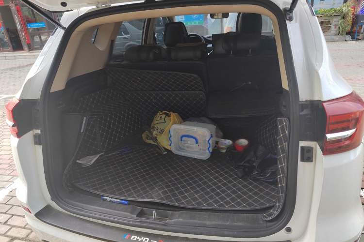 Used BYD Song 2019 1.5TI Automatic Smart Connect Luxurious Edition Trunk