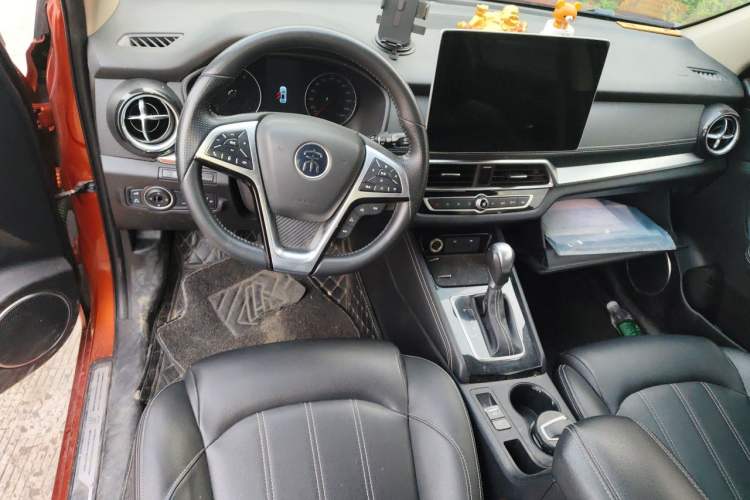 Used BYD Song 2019 1.5TI Automatic Smart Connect Luxe Version Center Console