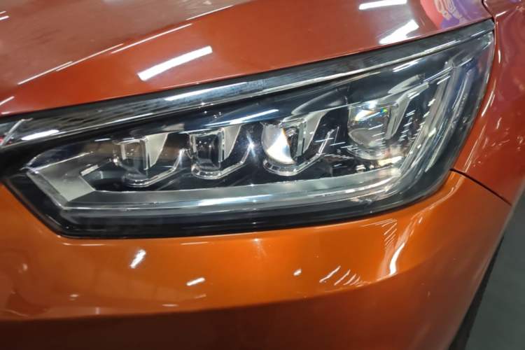 Used BYD Song 2019 1.5TI Automatic Smart Connect Dynamic Model Left Front Headlight