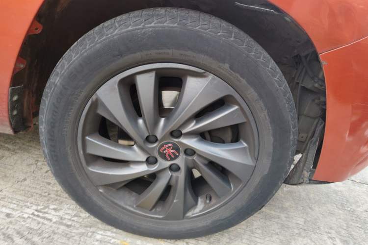 Used BYD Song 2019 1.5TI Automatic Smart Connect Luxe Version Right Front Wheel Hub