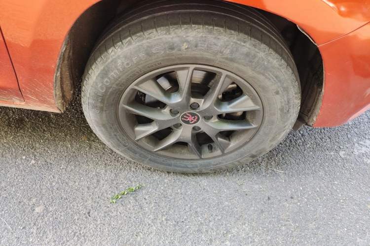 Used BYD Song 2019 1.5TI Automatic Smart Connect Dynamic Model Right Front Wheel Hub
