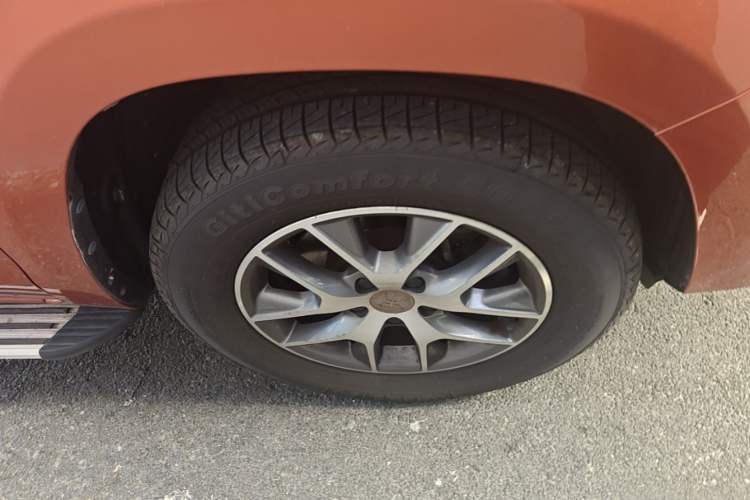 Used BYD Song 2019 1.5TI Manual Smart Connect Enhanced Model Right Front Wheel Hub