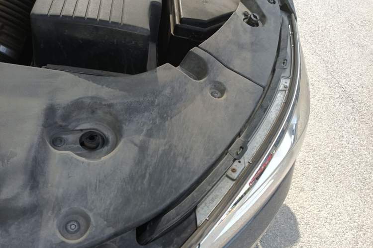 Used BYD Song 2020 Classic Edition 1.5T Automatic Elite Model Engine Bay Left