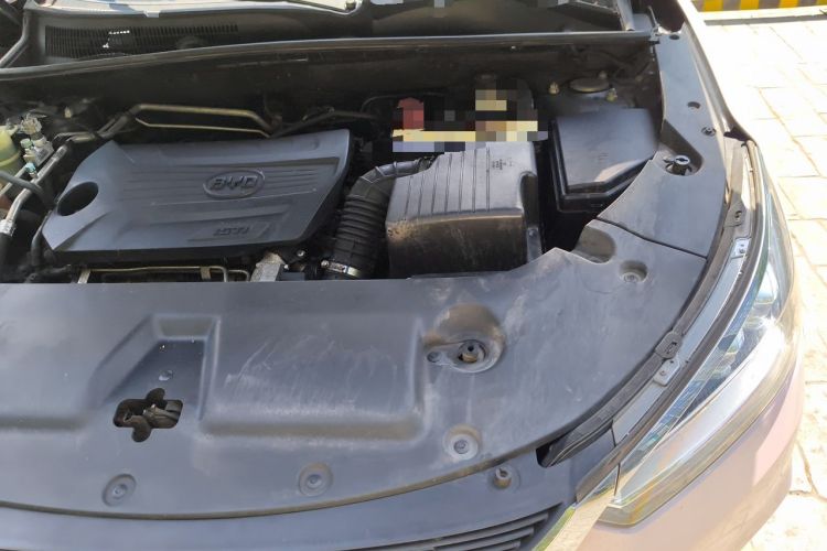 Used BYD Song 2020 Classic Edition 1.5T Automatic Elite Model Engine Bay Left