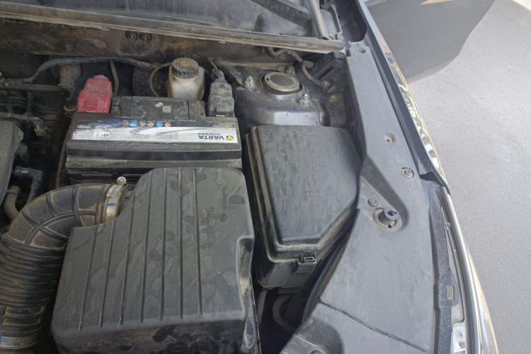 Used BYD Song 2020 Classic Edition 1.5T Automatic Elite Model Engine Bay Left