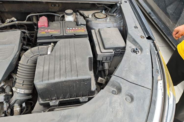 Used BYD Song 2020 Classic Edition 1.5T Automatic Elite Model Engine Bay Left