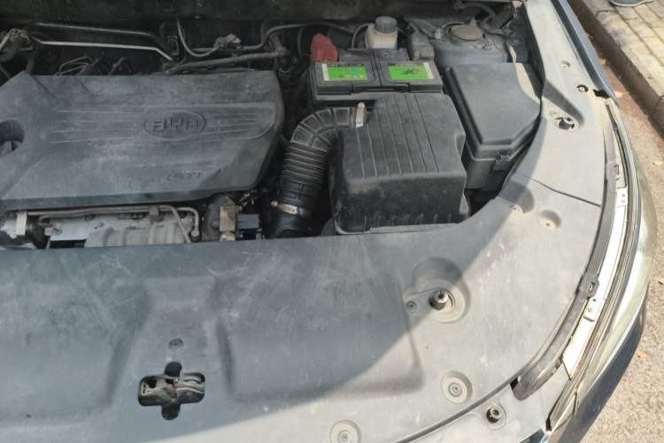 Used BYD Song 2020 Classic Edition 1.5T Automatic Elite Model Engine Bay Left