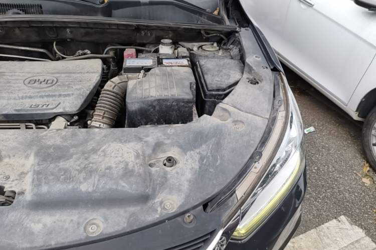 Used BYD Song 2020 Classic Edition 1.5T Automatic Elite Model Engine Bay Left