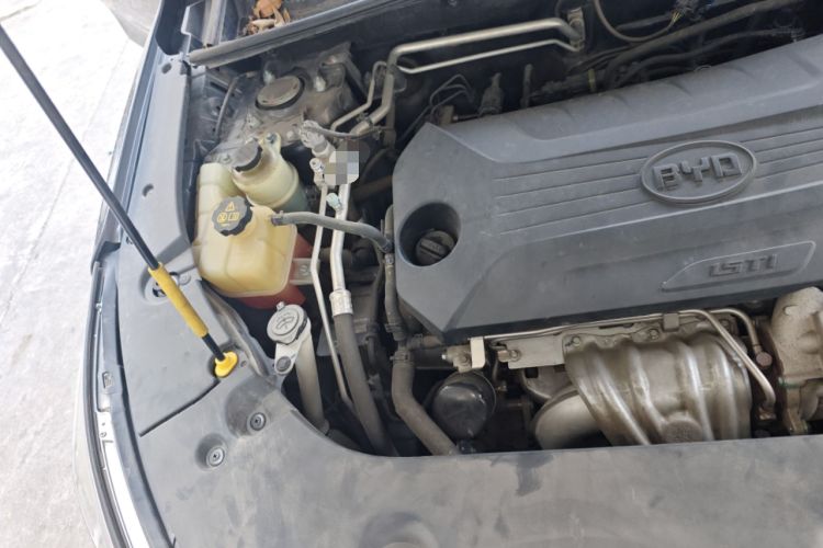 Used BYD Song 2020 Classic Edition 1.5T Automatic Elite Model Engine Bay Right