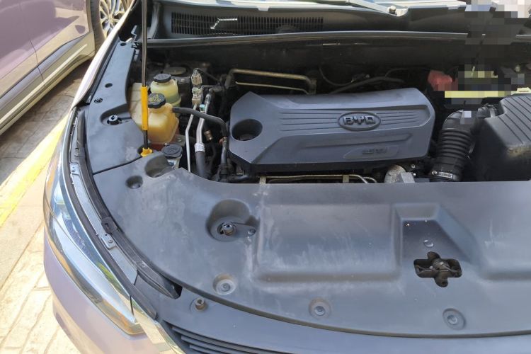 Used BYD Song 2020 Classic Edition 1.5T Automatic Elite Model Engine Bay Right