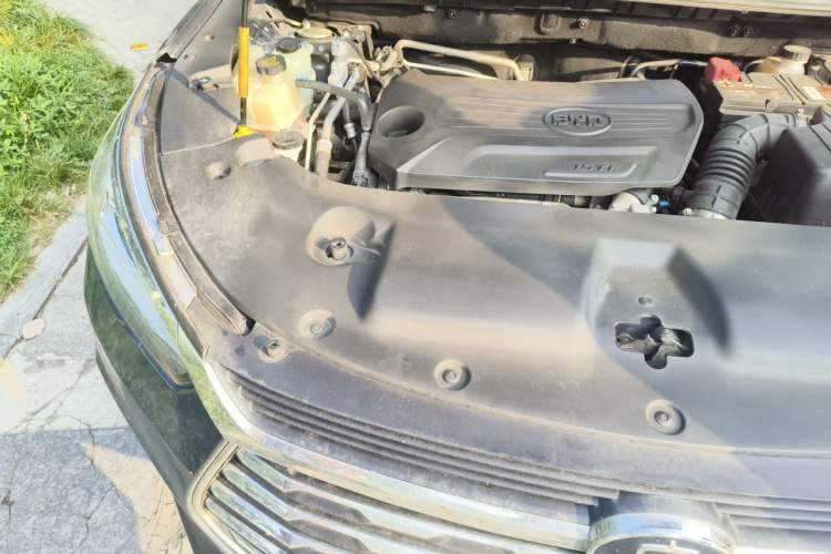 Used BYD Song 2020 Classic Edition 1.5T Manual Luxury Model Engine Bay Right
