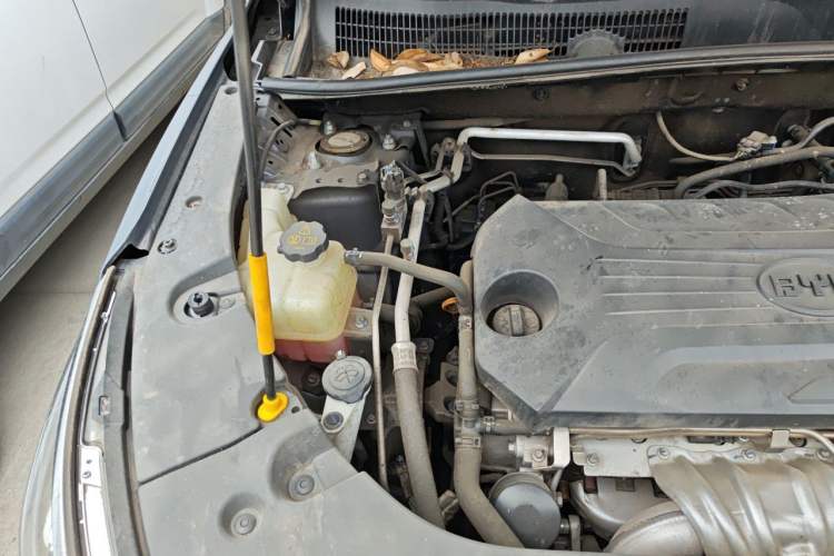 Used BYD Song 2020 Classic Edition 1.5T Automatic Elite Model Engine Bay Right