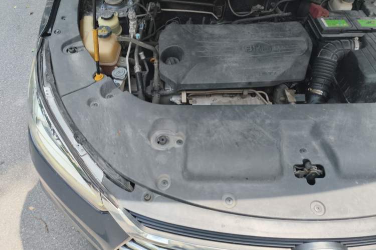 Used BYD Song 2020 Classic Edition 1.5T Automatic Elite Model Engine Bay Right