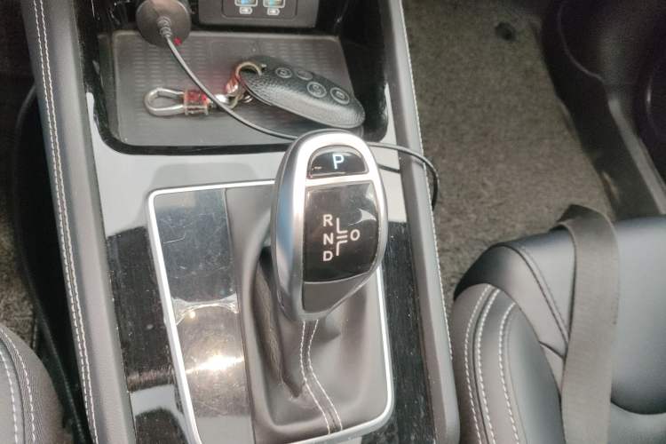 Used BYD Song 2020 Classic Edition 1.5T Automatic Elite Model Gear Lever
