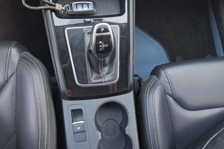 Used BYD Song 2020 Classic Edition 1.5T Automatic Elite Model Gear Lever